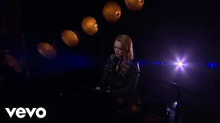 Freya Ridings - Lost Without You (Live On The Late Late Show With James Corden)