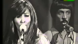 Ike & Tina Turner live on italian TV (1971).