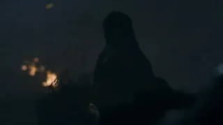 Melisandre Lights Up The Trenches - Game of Thrones 8x03