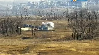 Год назад рухнули изрешеченные осколками снарядов стены нового терминала донецкого аэропорта