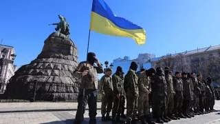 На Софійській площі у Києві проводжали бійців ОУН на фронт