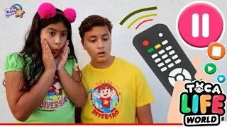 Maria Clara e JP em uma história engraçada do controle remoto mágico 2! Pause challenge