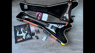 Unboxing the Gibson Kirk Hammett 1979 Flying V Custom Shop Murphy Lab Aged