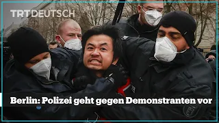Berlin: Polizei geht gegen Demonstranten vor