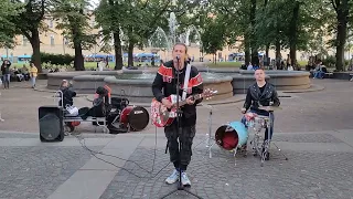 Питер! Уличные музыканты!!! Глеб Васильев и группа Шумные соседи выступают у фонтана перед Эрмитажем