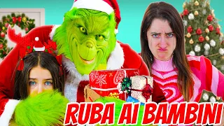 IL GRINCH HA RUBATO I REGALI DI NATALE!!*FILM DI NATALE NELLA VITA REALE 24 ORE CHALLENGE*