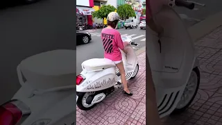 Review Xe Vespa Justin Bieber Cực Hiếm Tại Sài Gòn