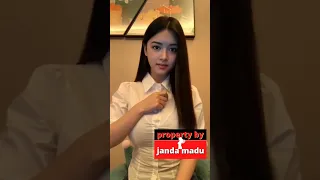 buka baju apa jangan nih, gerah lihat mantan udah dapat gebetan baru