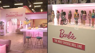 Empoderamiento y muebles rosados: un día en el "Mundo de Barbie" | AFP