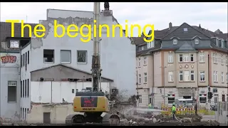 Excavator CAT 352 F longfront - demolition site