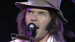 Neil Young - Hey Hey My My Live at Farm Aid 1985 (out of the blue)