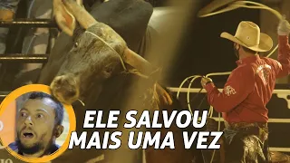 Ele laçou o TOURO MUSTANG e salvou o companheiro! A melhor laçada que você já viu! (Slow Motion)