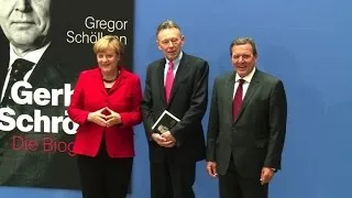 Merkel präsentiert Biografie von Altkanzler Schröder