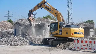 Komatsu PC 290 - demolition site (4k)