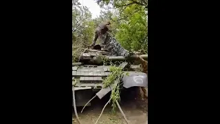 Ukraine Forces capture a Russian battle tank earlier this week in Donetsk Oblast 🇺🇦✌️