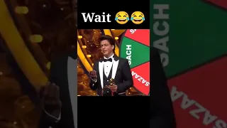 just wait for shahrukh answer 😂 #shorts ❤️‍🔥 #reels 🔥#viral 😎 filmfare award with shahrukh Khan 😎