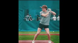 Alabama Commit, AJ Ewing Shows His Hitting Mechanics