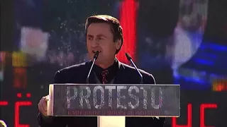 Ish-socialisti flet në protestën e opozitës, dhe ka një kërkesë për Lulzim Bashën