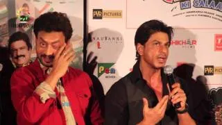 Shahrukh Khan & Irfan Khan Talk About Whom To Give Ekkees Toppon Ki Salaami