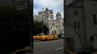 T.ME/STAROVERU : Поднятие крестов на старообрядческий храм в Москве: видео до и после