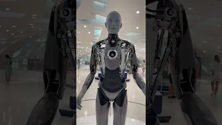 Dubai future museum-Robot