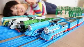プラレール 流線形トーマスとシューティングスターゴードン/Streamliner Thomas and Shooting Star Gordon Train toy Plarail