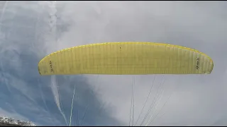 Ce mec est fou !!! 😮 il a fabriqué un parapente de 25m2 ... mars 2024