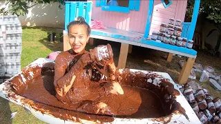 NUTELLA BATH POOL