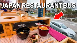 Двоповерховий автобус-ресторан з їжею, щоб насолодитися осіннім листям і оглядом визначних пам'яток
