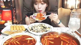 [ENG] 신전떡볶이3인,튀김,참치마요덮밥 :슈기의 먹방 [Shoogi's Eating Show] tteokbokki mukbang