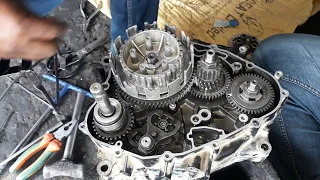 Suzuki Gixxer 150cc (gs) full engine repair | Clutch Plate Change | oil leak, Engine Noise Fixed !