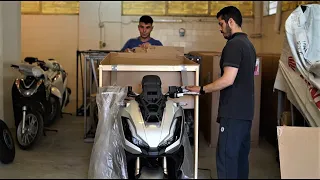 unboxing HONDA ADV 350 scooter 2022