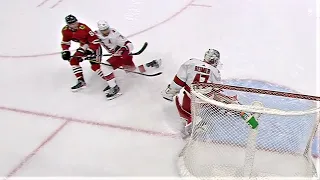 4/1/21  Dominik Kubalik Cuts The Hawks Deficit In Half