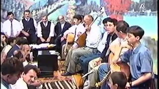 Aşık Ruhani - Yola Bakın Belki Gelen Babamdır