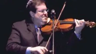 Violinist Maurice Sklar Plays 'Hava Nagila' Live