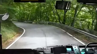 CRAZY Japanese BUS DRIVER DRIFTING DOWNHILL Initia(480P)