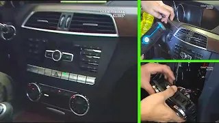 How to Remove and Install the A/C Control and Operating Unit on a Mercedes-Benz C-Class W204