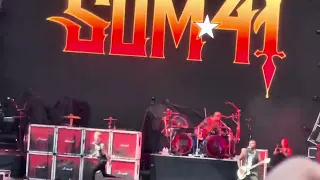 Sum 41 “Fat Lip” live at FivePoint Amphitheater in Irvine, CA August 6, 2023