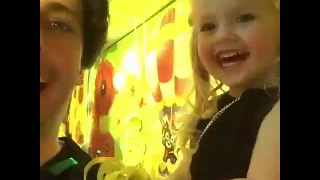 Максим Галкин с дочкой на дне рождения дочери Кристины Орбакайте