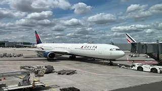 Delta One Suites (Business Class) Paris CDG to New York JFK  Boeing 767- 400