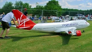 GIGANTIC LARGEST RC MODEL BOEING 747 FORMATION FLIGHT WITH TWO CONCORDE MODEL TURBINE JETS