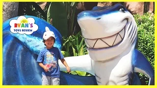 RYAN TOYSREVIEW at Underwater Theme Restaurant!