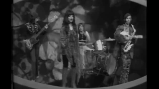Shocking Blue, Navajo Tears, 1972, intro  with Charles Aznavour