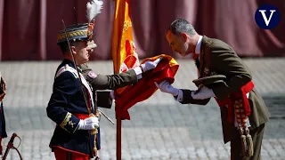 El rey Felipe VI vuelve a jurar bandera con la princesa Leonor como testigo