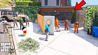 Franklin And Shinchan Help THE MILITARY With Shichan Teleport DOOR In GTA V
