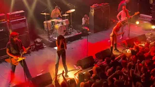 Amyl and the Sniffers - Some Mutz (Can’t Be Muzzled), Live in Paradiso Amsterdam, July 5th 2022