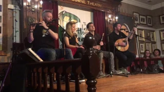 The Irish House Party - Molly Malone (Cockles & Mussels)