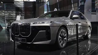 2023 BMW 7 Series M750e - Interior, Sound and Exterior in detail