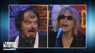 Jeff the Drunk and Carly Simon Sing “Mockingbird” Duet (2002)