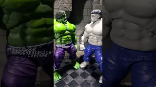 FaceOff: 20th Hulk Vs. GRAY HULK Avengers QUICK LOOK Marvel Legends Action Figure Review